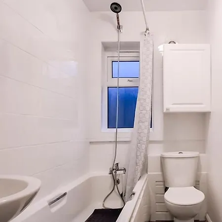Charming 3-bedroom Near Nec, Airport & Bullring Дом отдыха Бирмингем